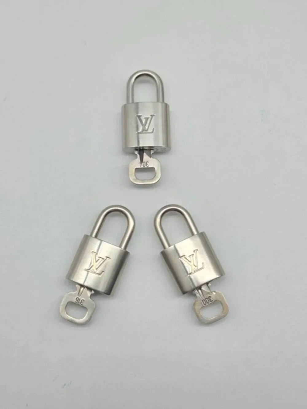Authentic 1 Louis Vuitton Silver Padlock Lock & 1 Key LV Bag Luggage Accessory